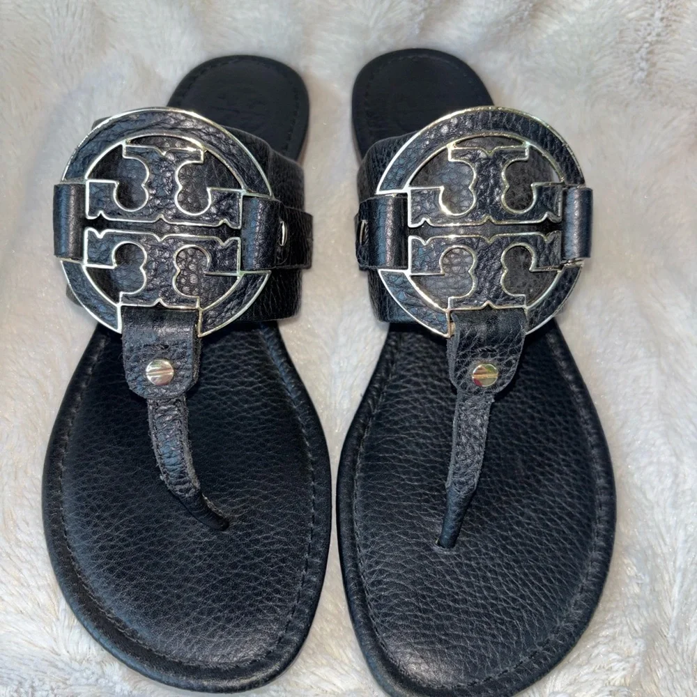 Tory Burch Black Leather Logo Thong Sandals with Gold Hardware size 9 Reg. $250